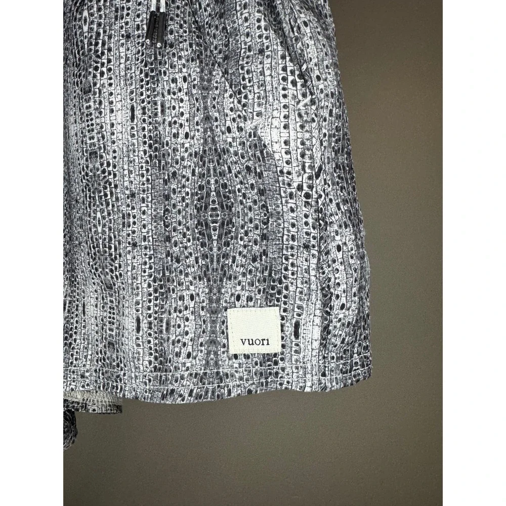 Vuori Clementine Shorts Womens Small Black White‎ Abstract Print Athletic VW367